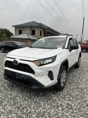 Toyota RAV4 2021 Off white