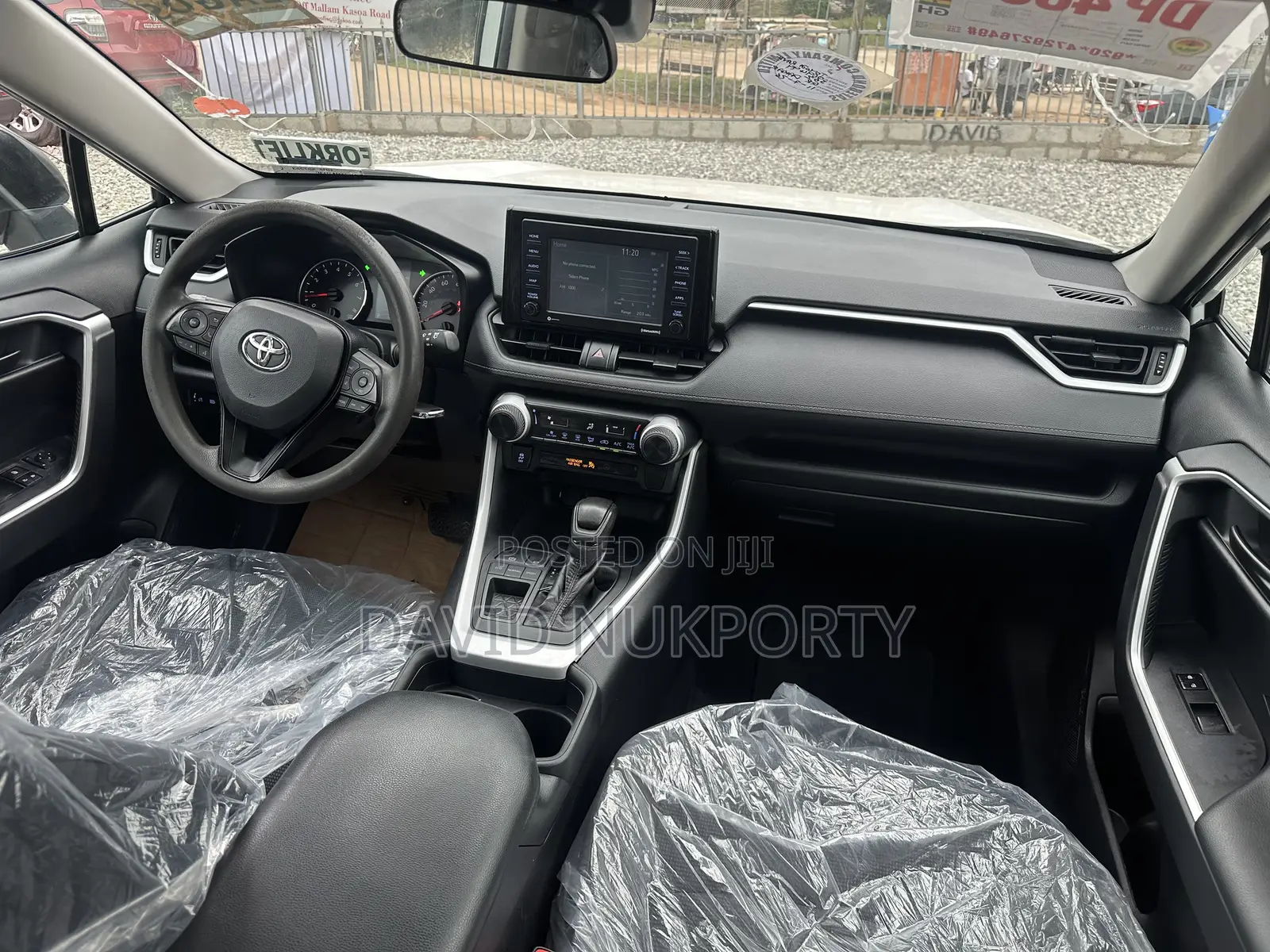 Toyota RAV4 2021 Off white
