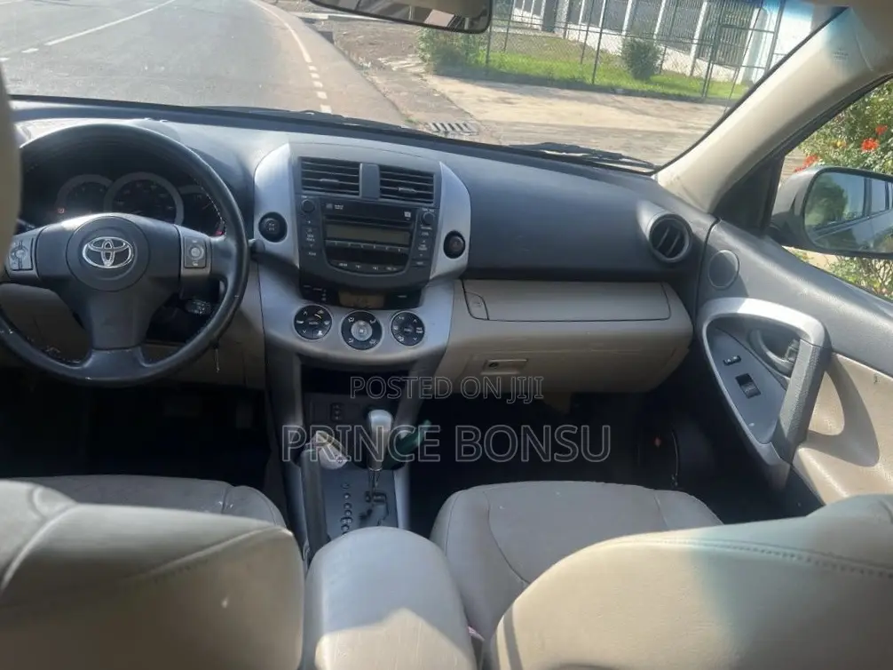 Toyota RAV4 2011 Black