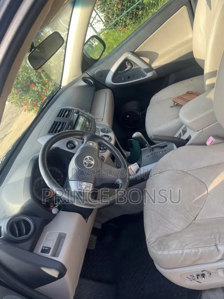 Toyota RAV4 2011 Black