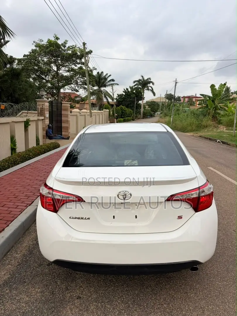 Toyota Corolla S Plus 4dr Sedan (1.8L 4cyl CVT) 2015 White