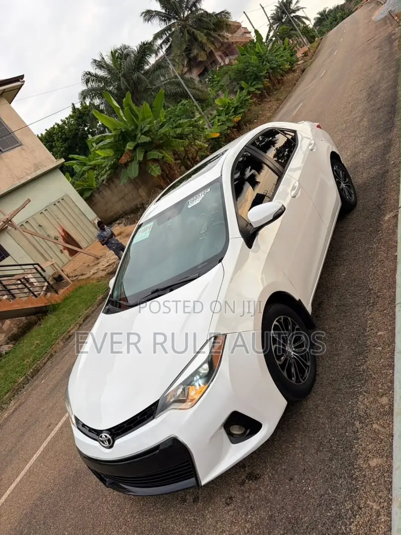 Toyota Corolla S Plus 4dr Sedan (1.8L 4cyl CVT) 2015 White