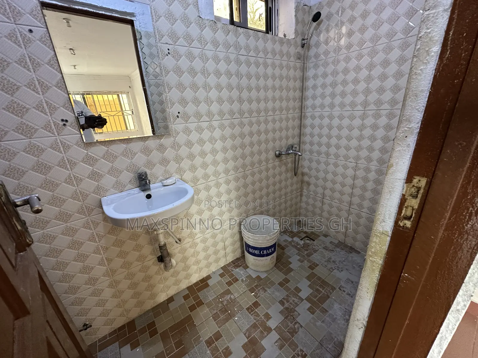 1bdrm Apartment in Maxspinno Properties, School Junction for rent