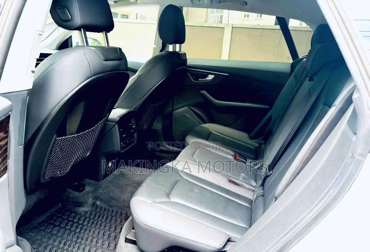 Audi Q8 Premium Plus 2024 White