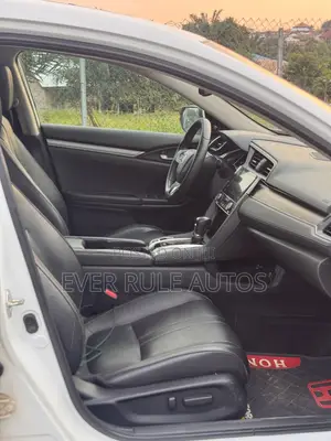 Honda Civic Touring 4dr Sedan (1.5L 4cyl) 2016 White