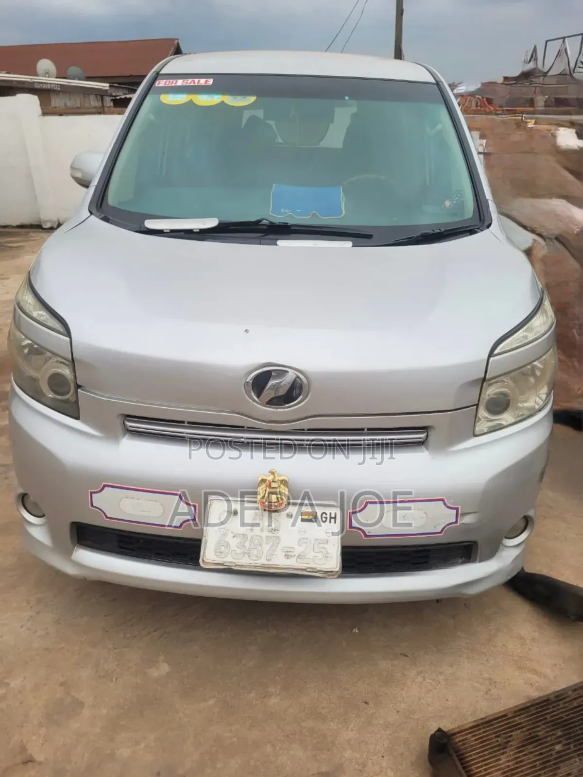 Toyota Voxy 2012 Silver