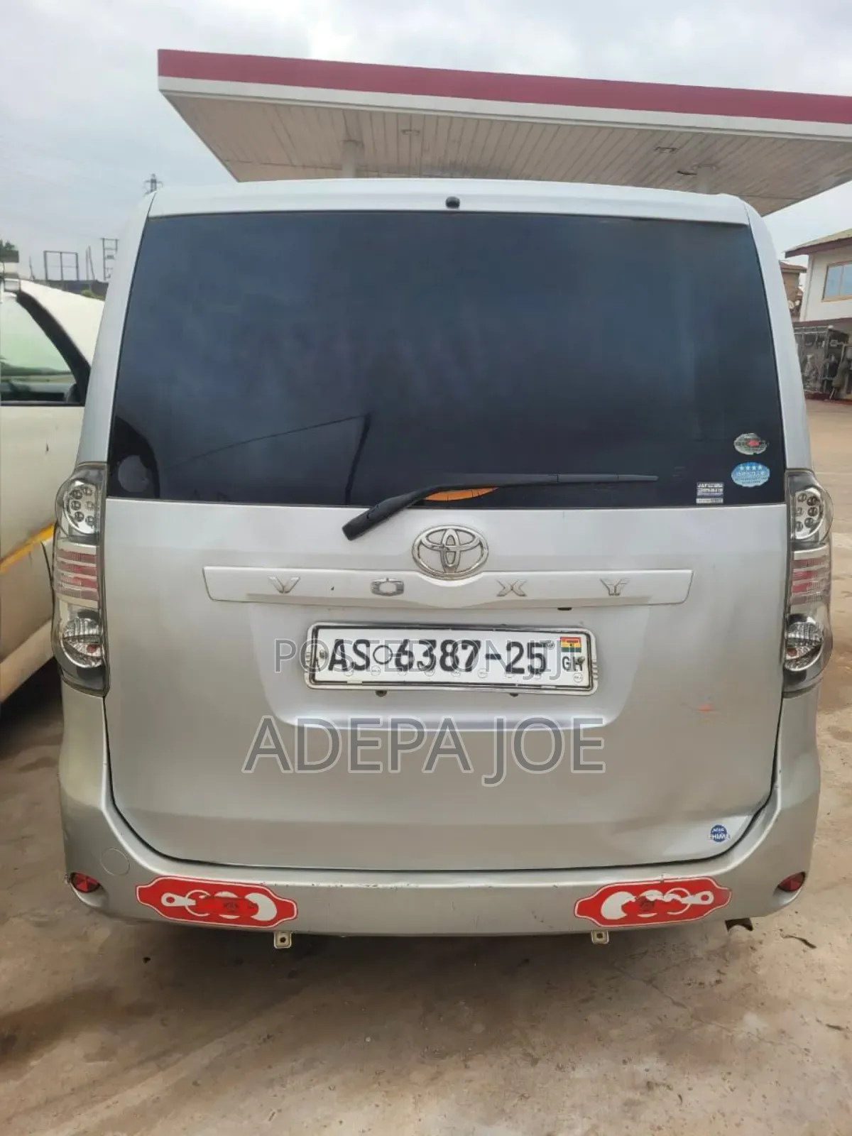 Toyota Voxy 2012 Silver