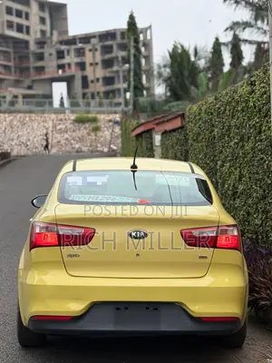 Kia Rio 2016 Yellow