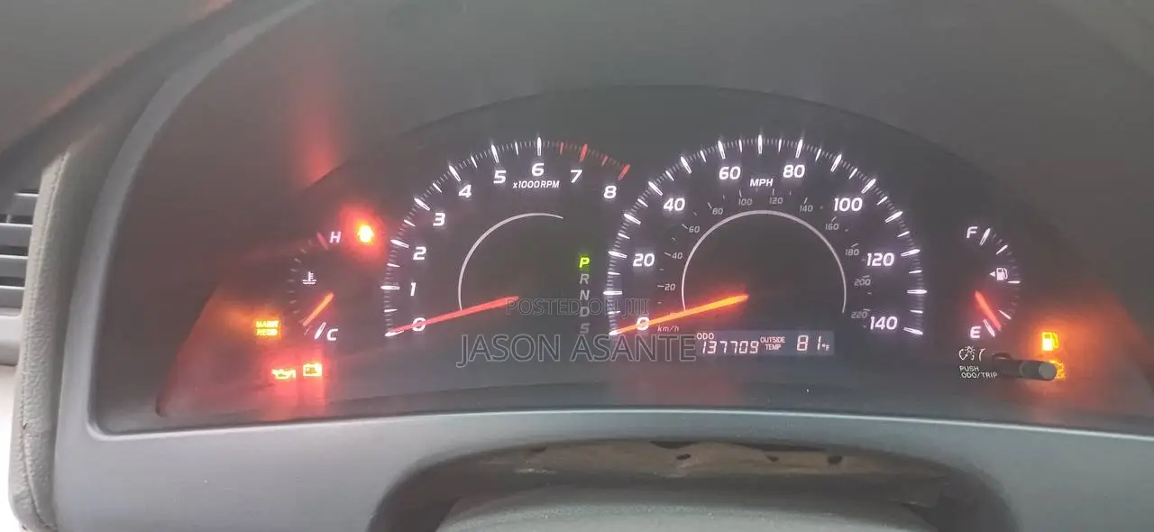 Toyota Camry LE 4dr Sedan (2.5L 4cyl 6A) 2011 Gray
