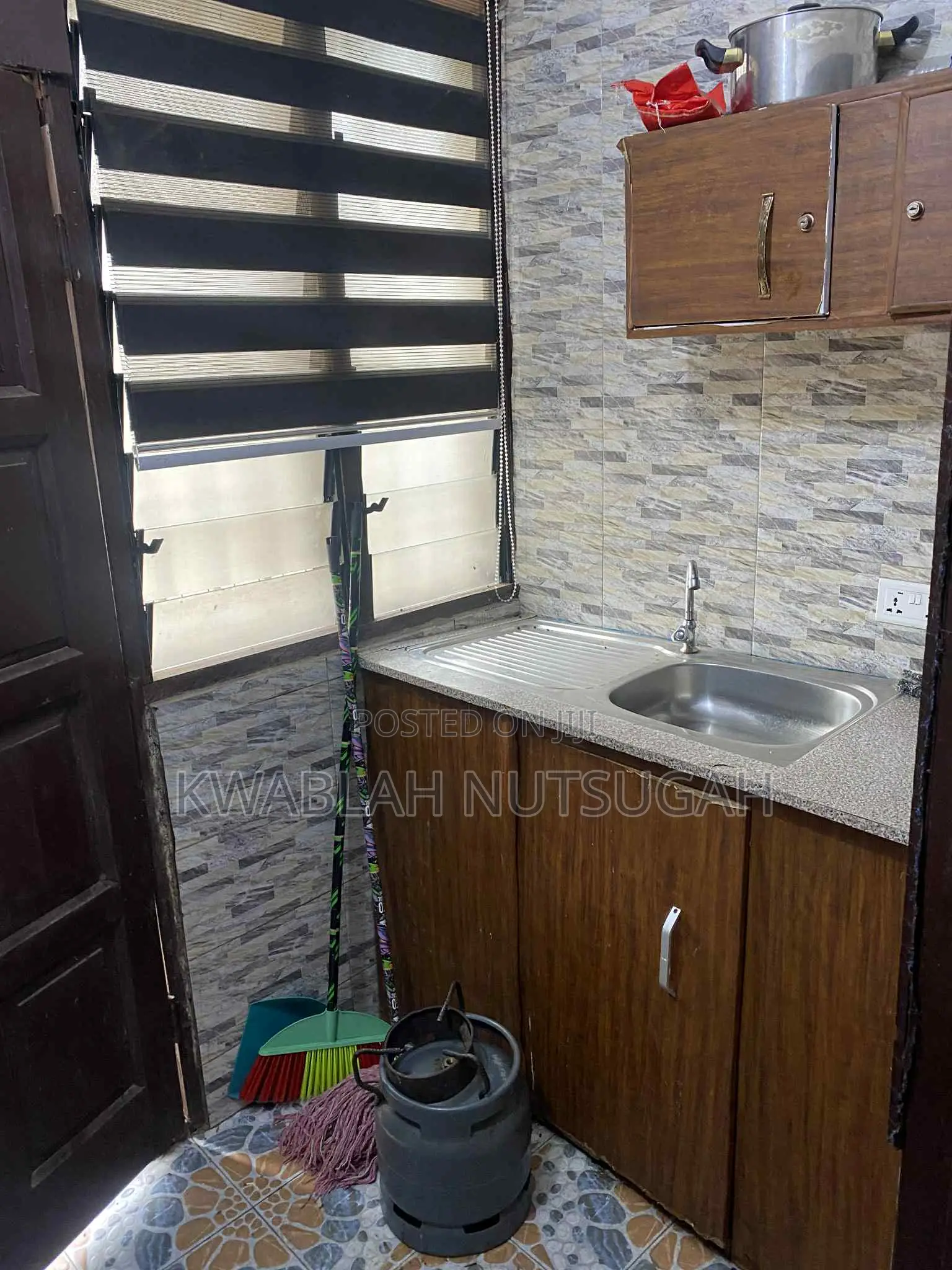 Nice Furnished Single Room Apartment for Short Stay at Nungua Barrier