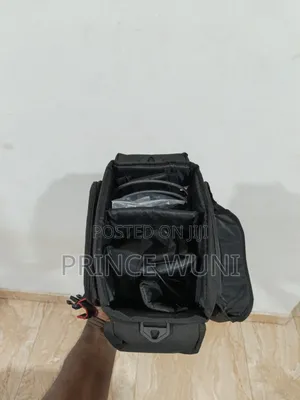 Commander DSLR Camera Bag – Almost New