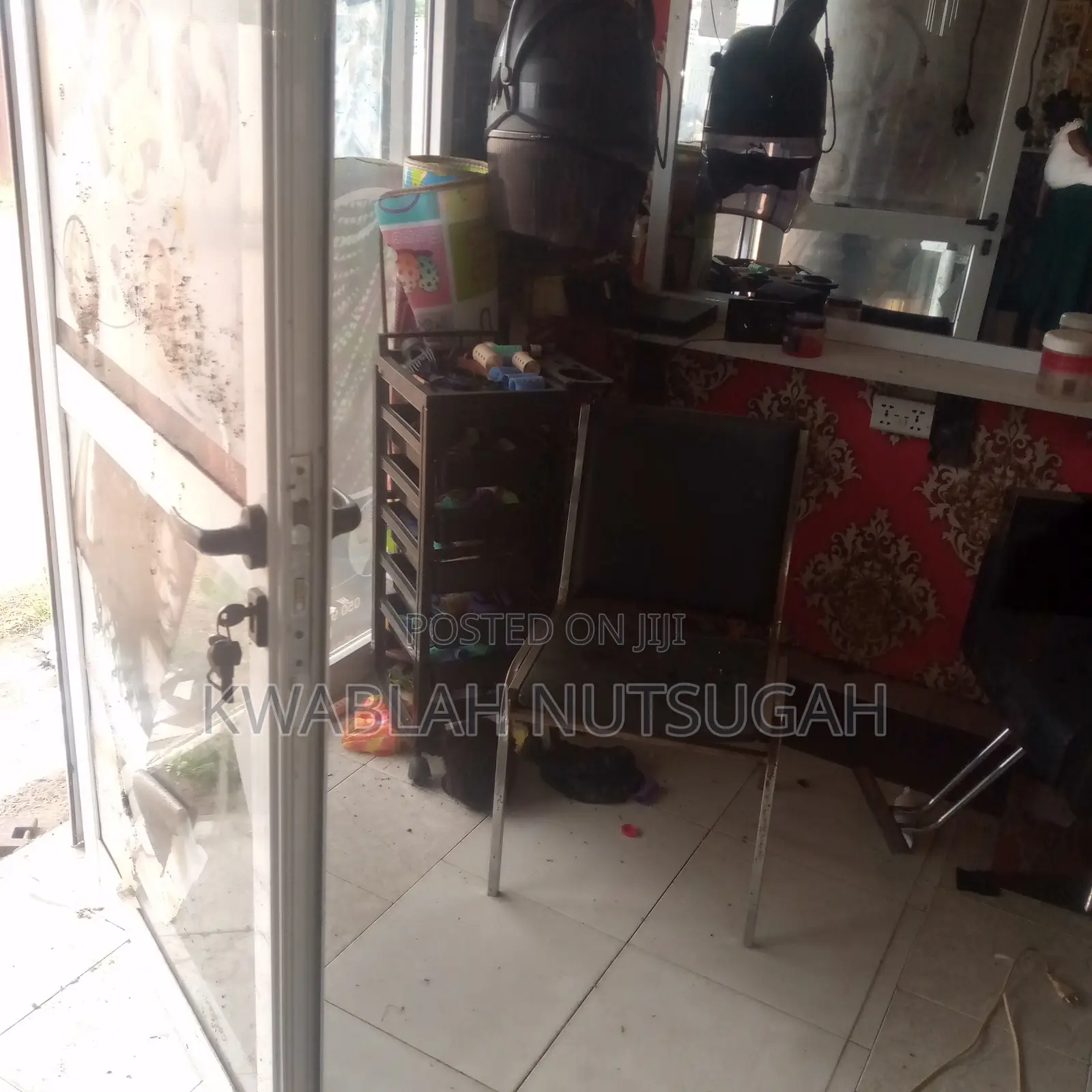 Roadside Container Shop for Rent at Nungua- Barrier