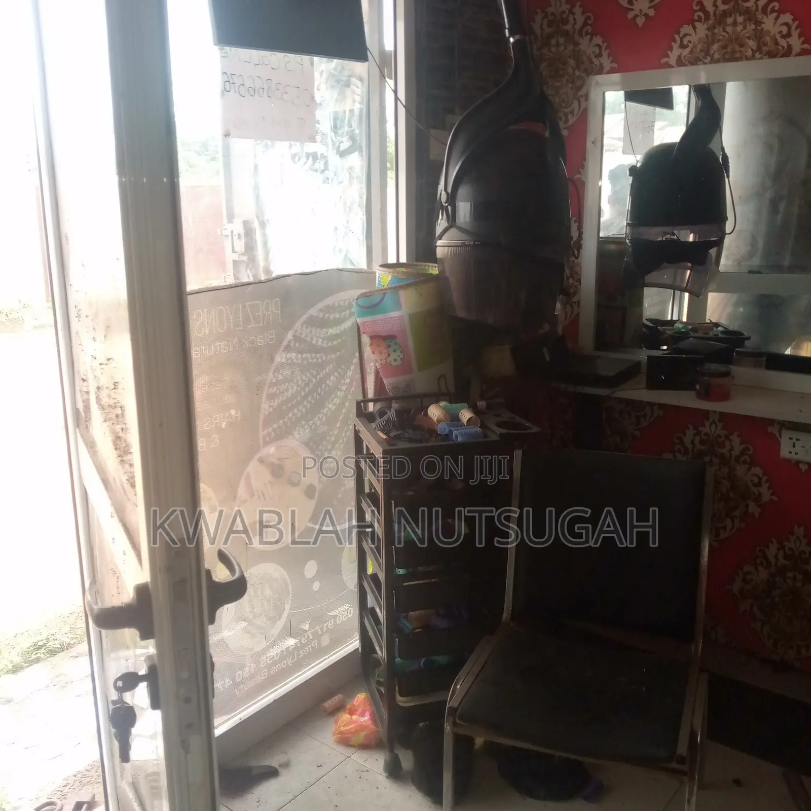 Roadside Container Shop for Rent at Nungua- Barrier