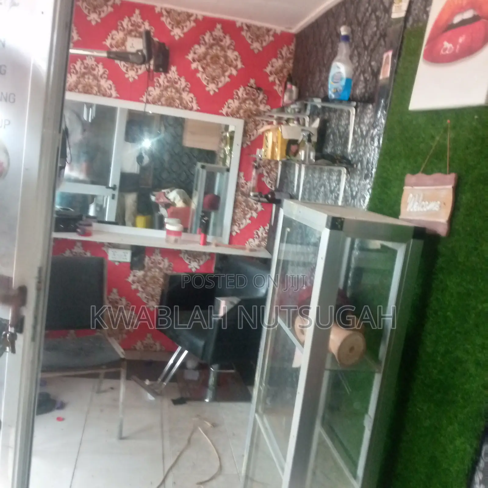Roadside Container Shop for Rent at Nungua- Barrier