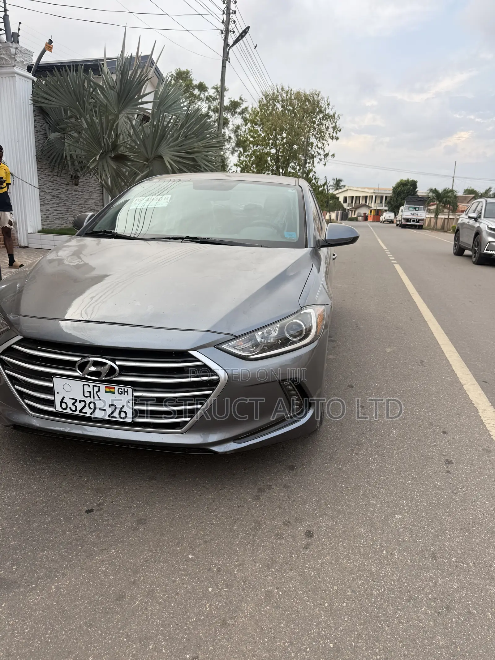 Hyundai Elantra SE Sedan FWD (2.0L 4cyl 6M) 2017 Gray