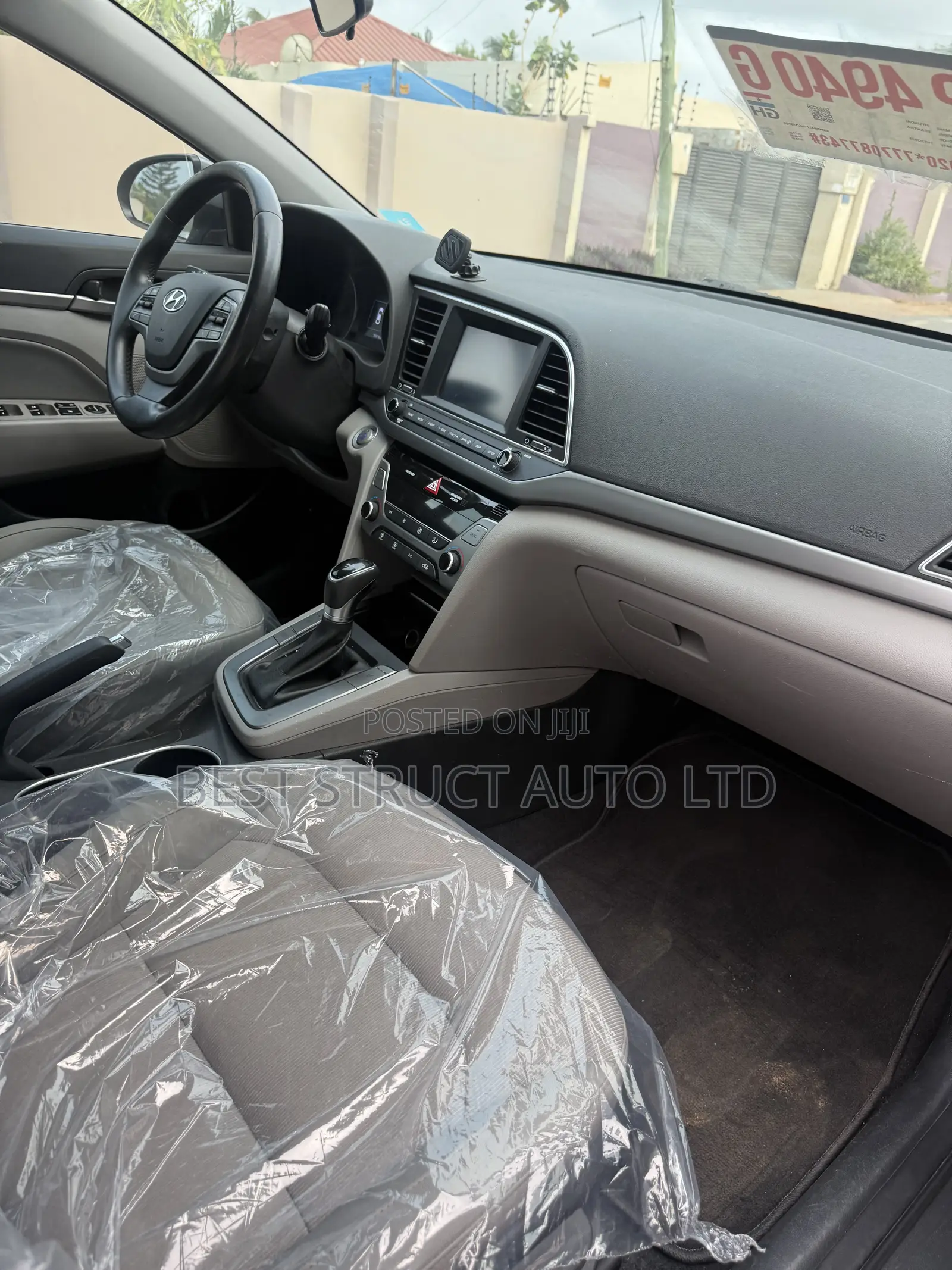 Hyundai Elantra SE Sedan FWD (2.0L 4cyl 6M) 2017 Gray