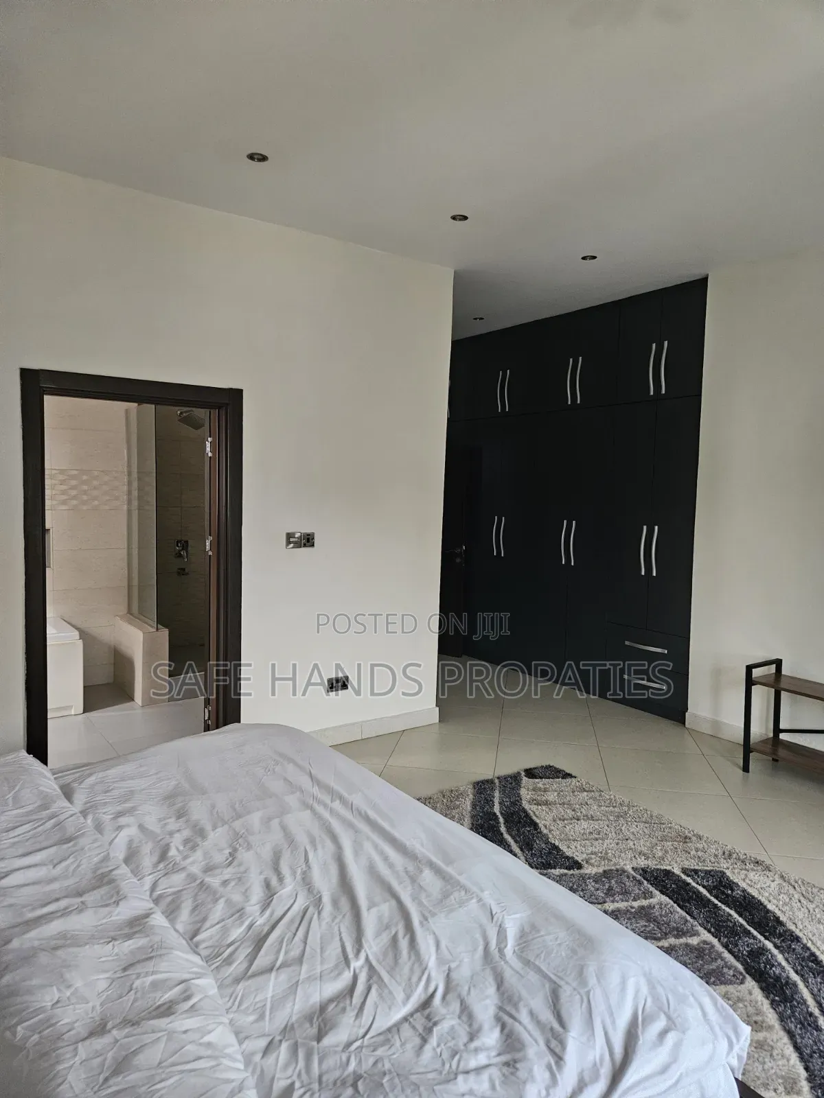 Furnished 5bdrm House in Accra Metropolitan for sale