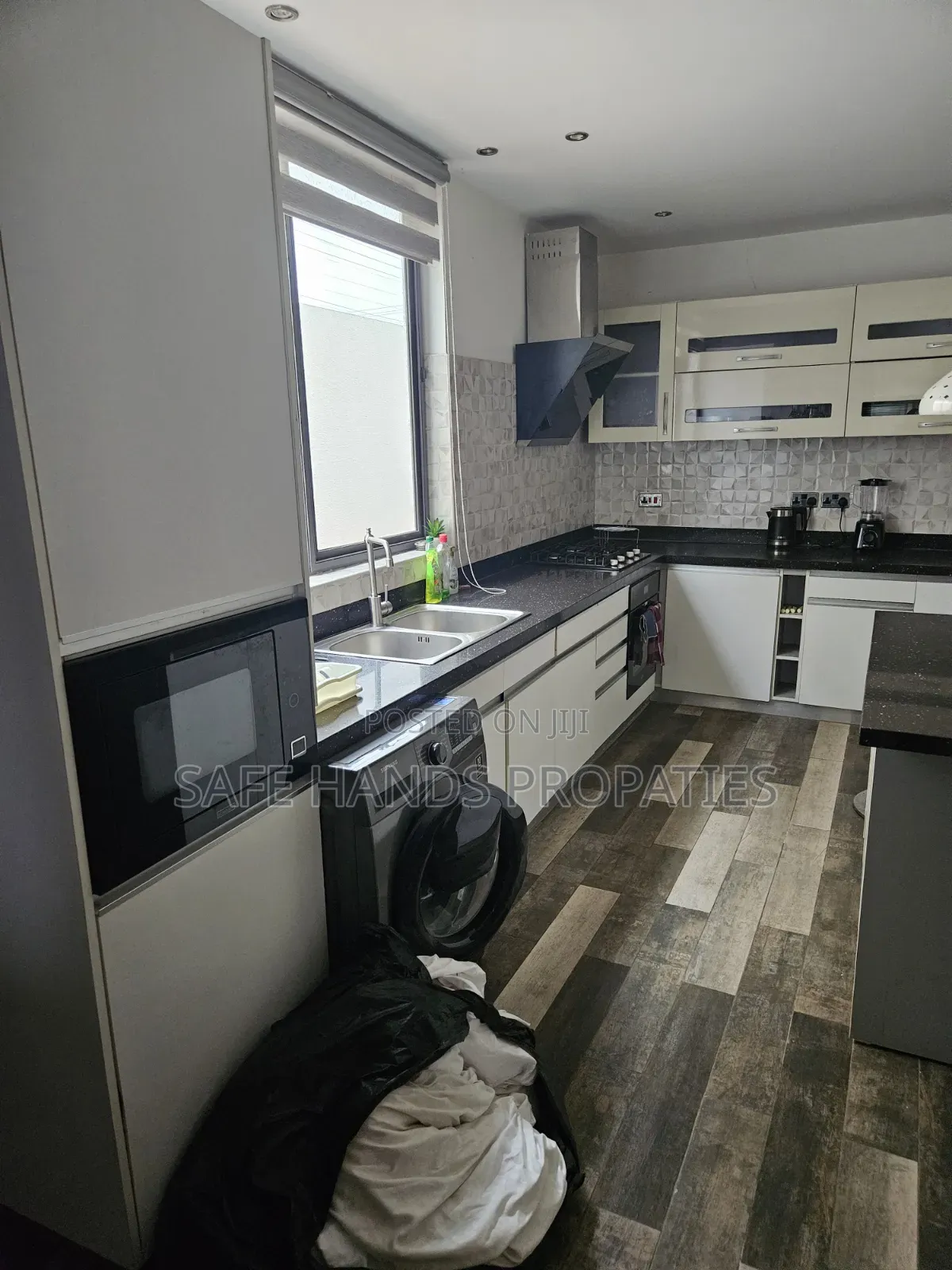Furnished 5bdrm House in Accra Metropolitan for sale