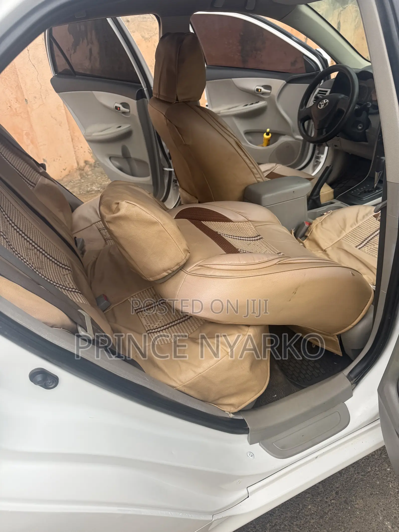 Toyota Corolla LE 4dr Sedan (1.8L 4cyl 4A) 2013 White