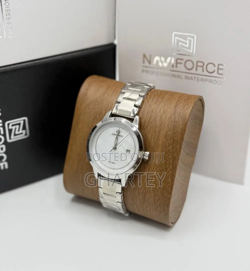 Unique Ladies Chain Strap Ladies Analog Watch