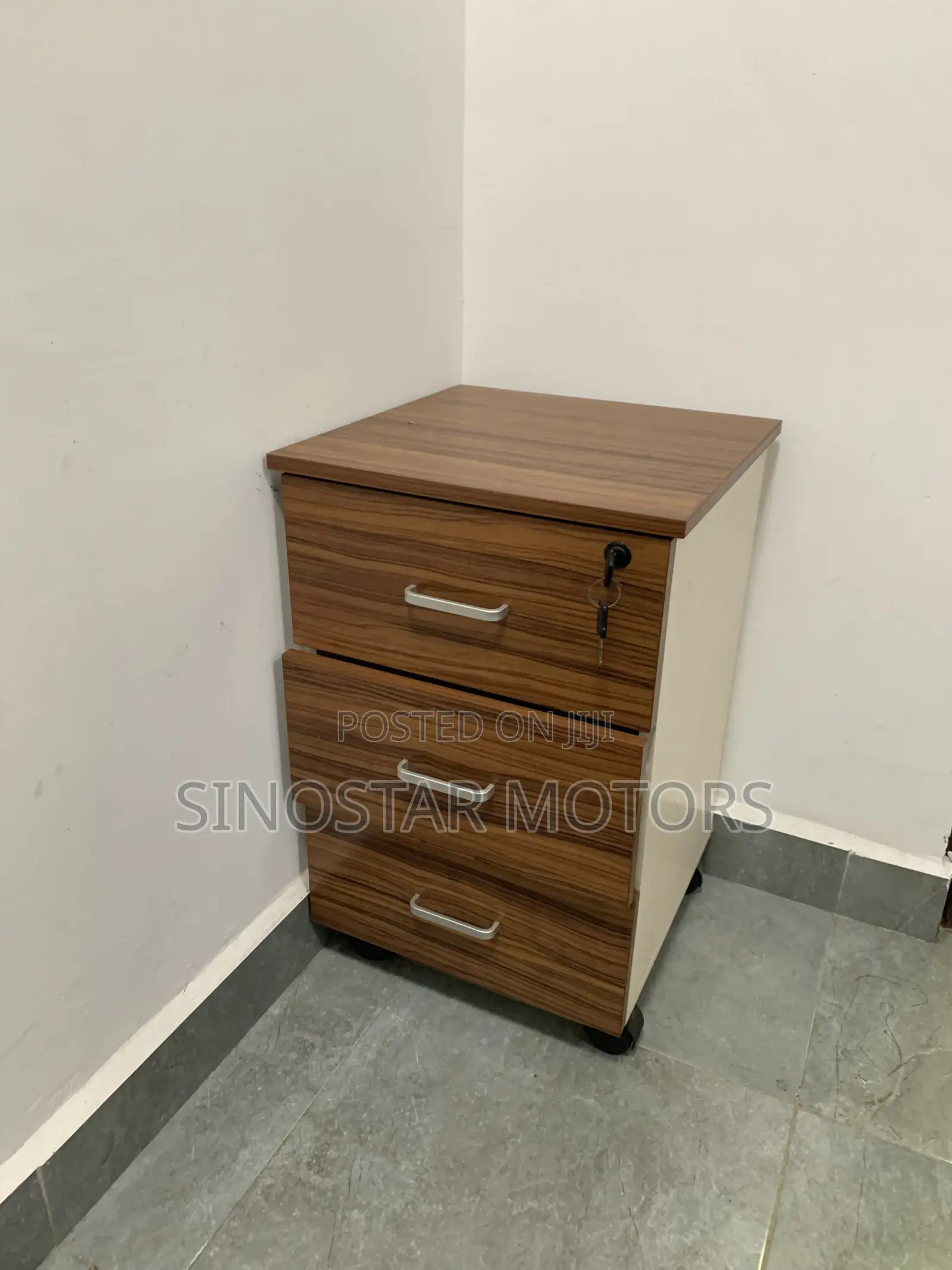 Office Furniture Joint Sale 6 Items.