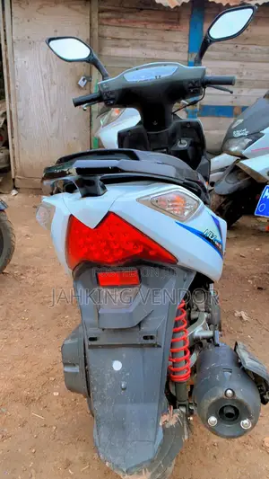 Suzuki GSR 2020 White