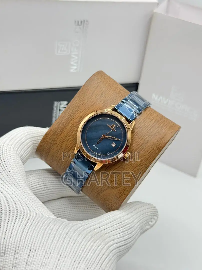 Simple Ladies Business Watch - Analog Chain Watch for Ladies
