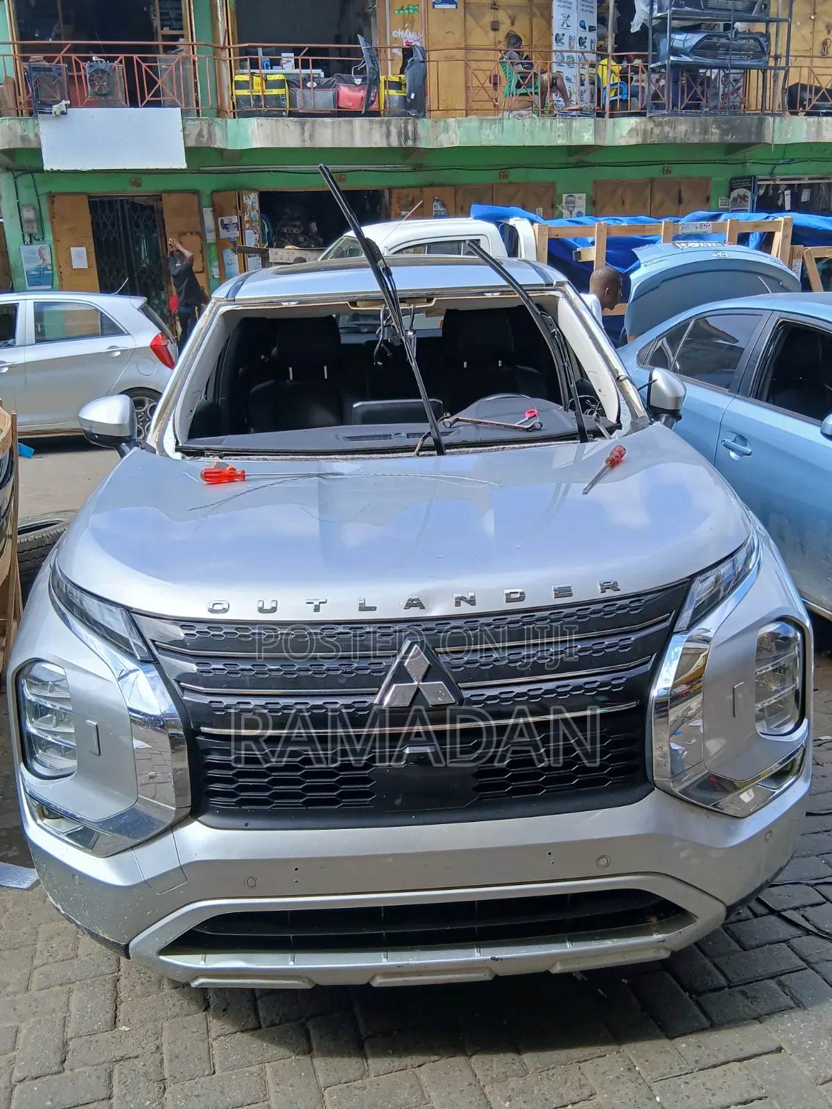 2022 Mitsubishi Outlander Windscreen Available