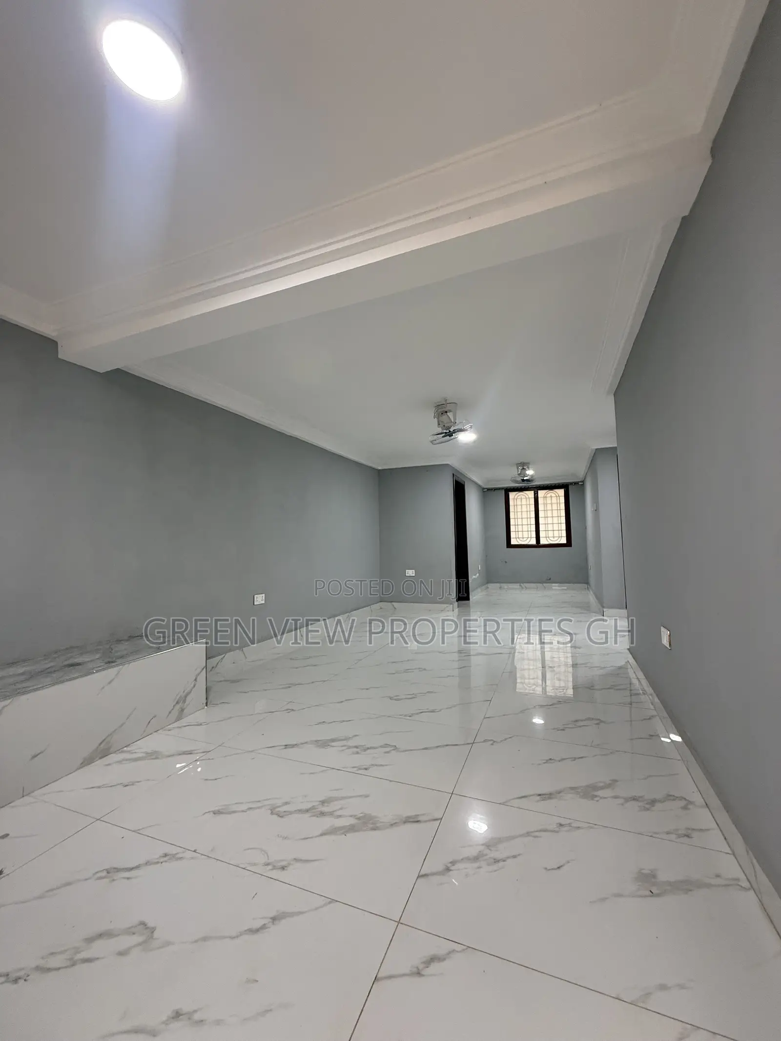 2bdrm Apartment in West Hills Mall Area for rent