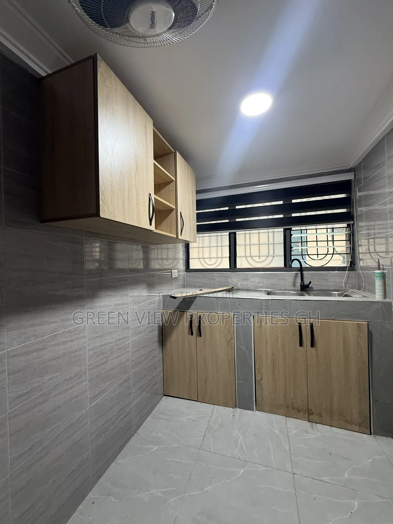 2bdrm Apartment in West Hills Mall Area for rent