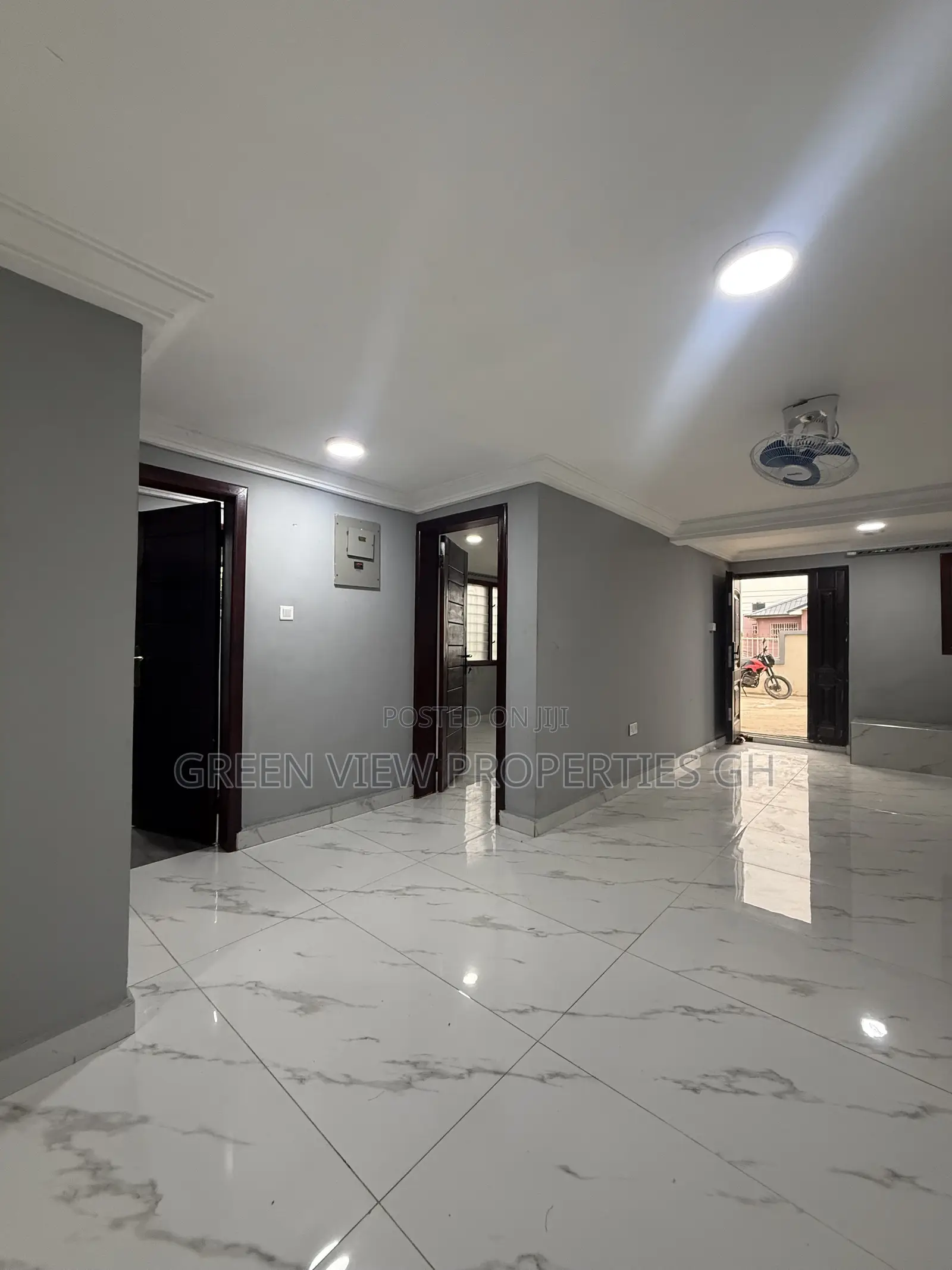2bdrm Apartment in West Hills Mall Area for rent