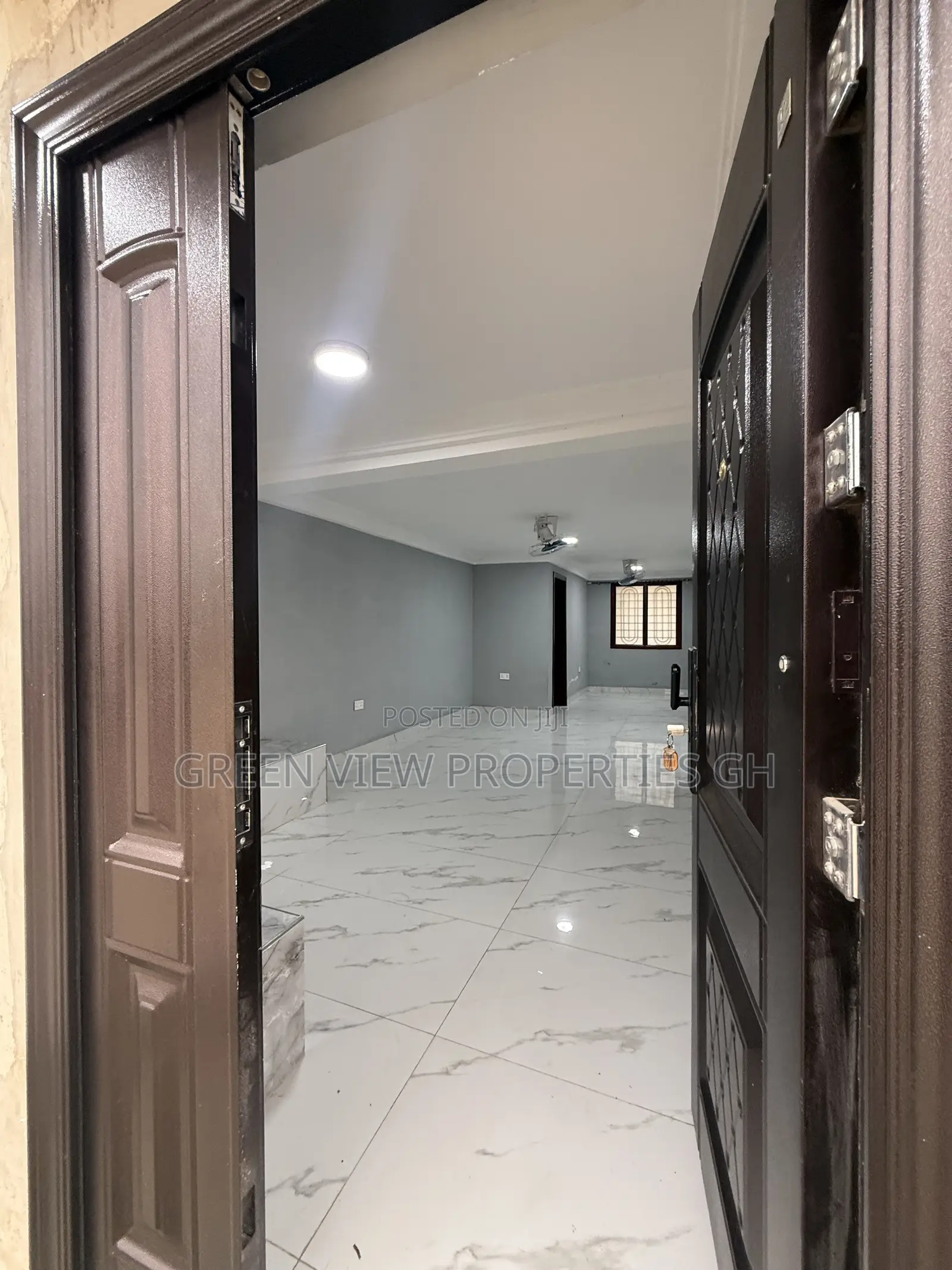 2bdrm Apartment in West Hills Mall Area for rent