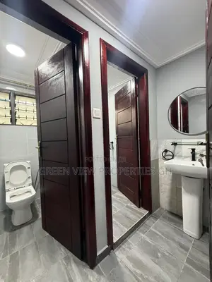 2bdrm Apartment in West Hills Mall Area for rent