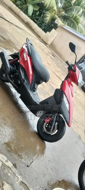 Yamaha 2018 Red