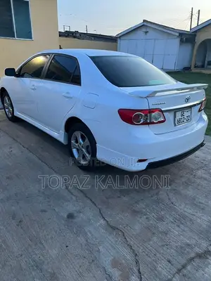 Toyota Corolla 2013 White