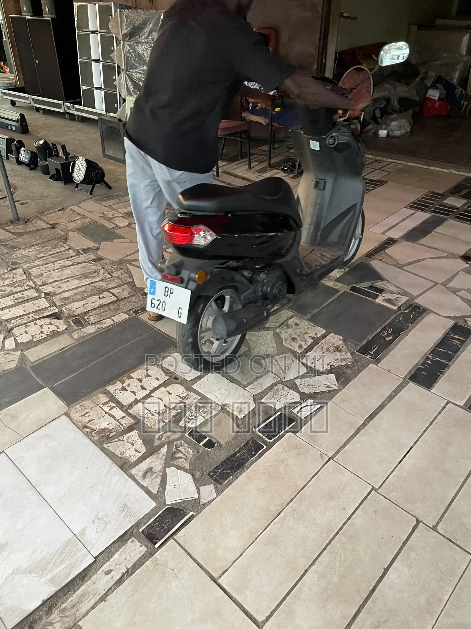Peugeot Kisbee 2024 Black