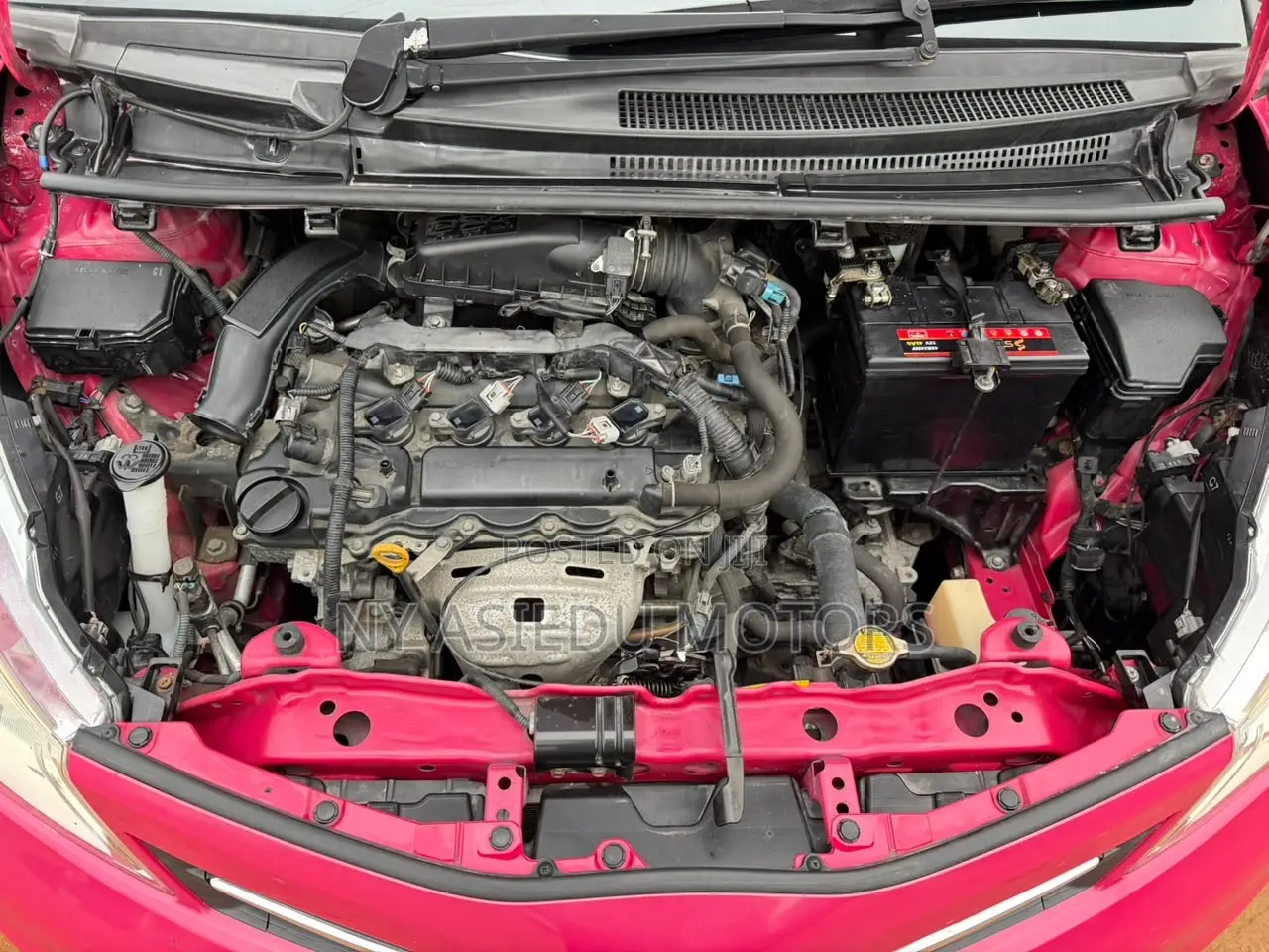 Toyota Vitz 1.3 FWD 5dr 2012 Pink