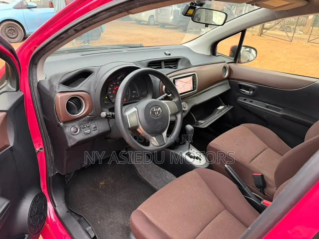 Toyota Vitz 1.3 FWD 5dr 2012 Pink