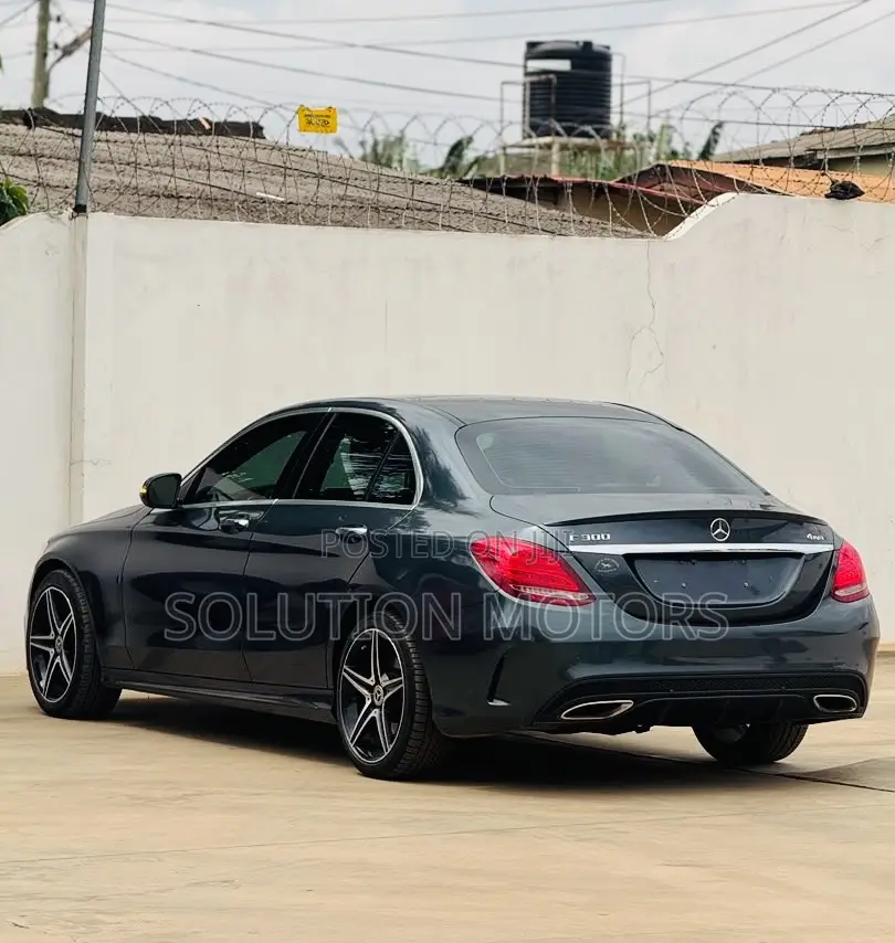 Mercedes-Benz C300 2017 Black