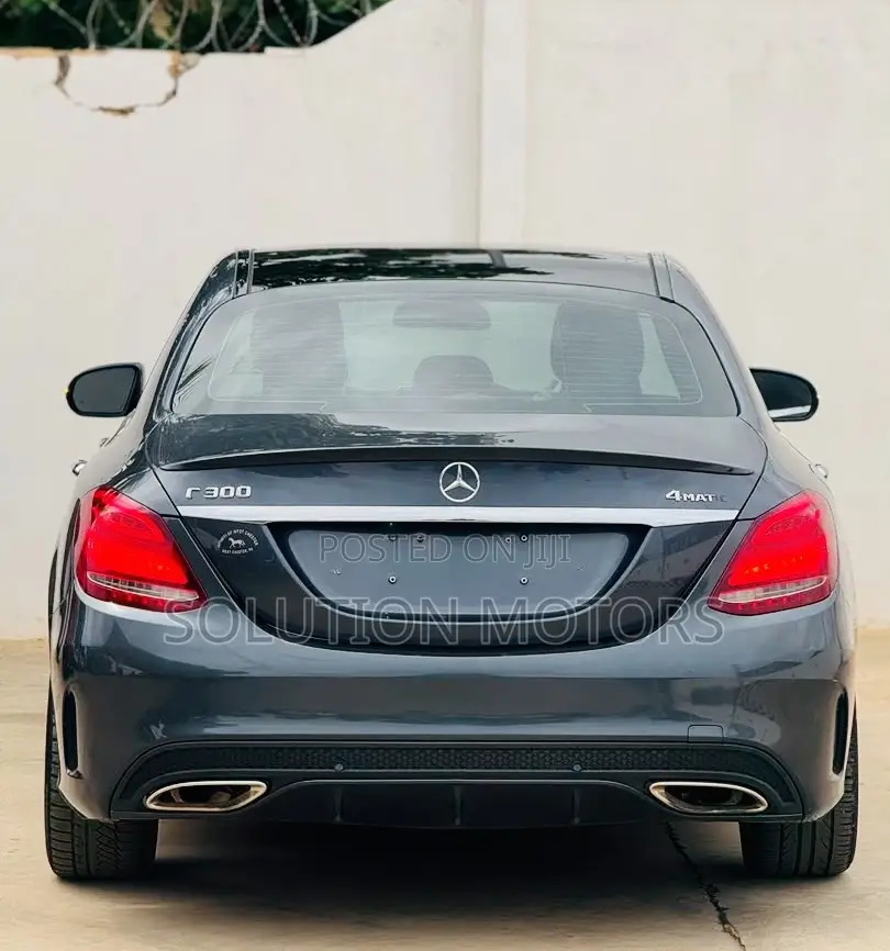 Mercedes-Benz C300 2017 Black