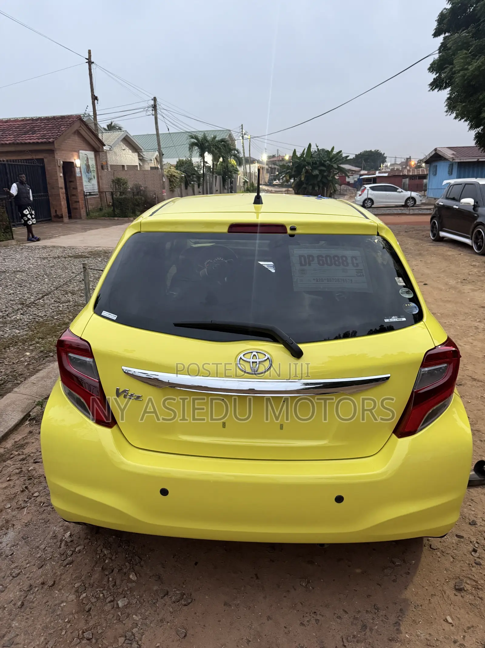 Toyota Vitz 1.3 FWD 5dr 2015 Yellow
