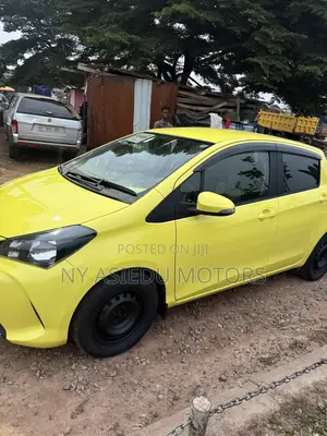 Toyota Vitz 1.3 FWD 5dr 2015 Yellow