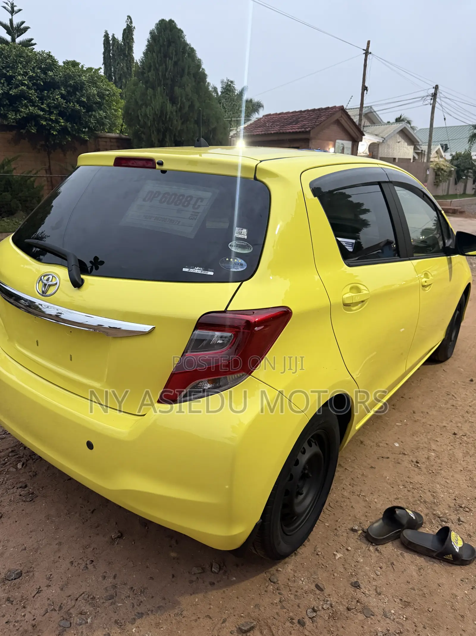 Toyota Vitz 1.3 FWD 5dr 2015 Yellow