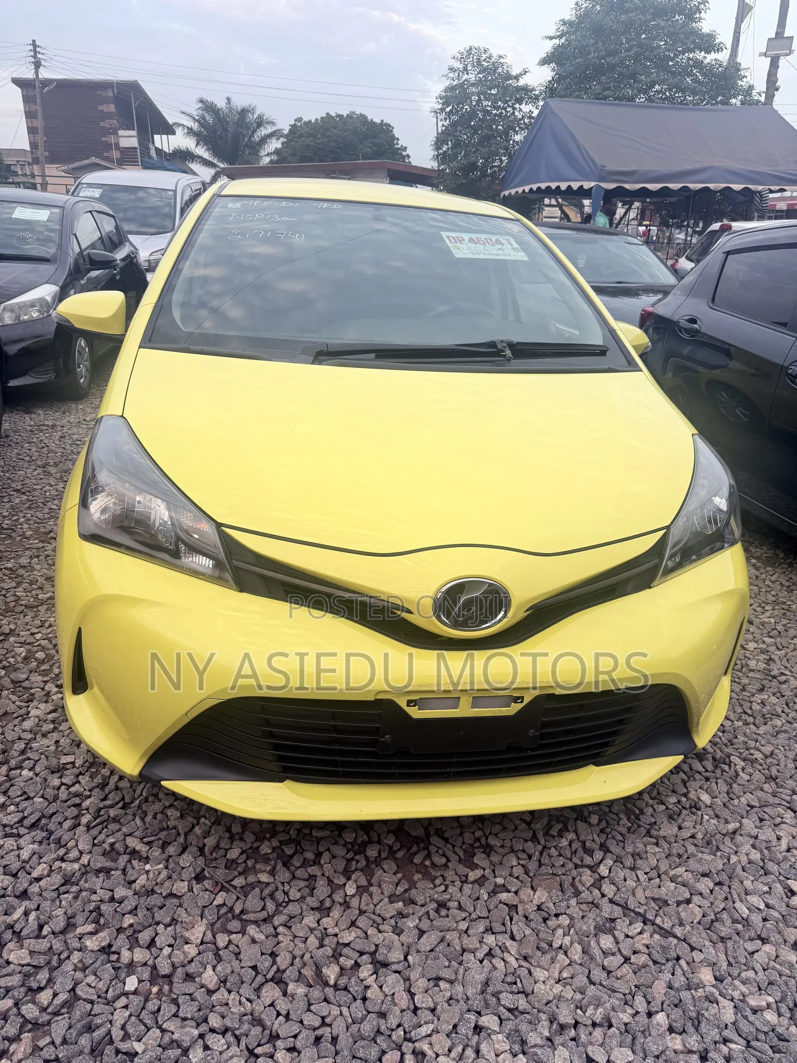 Toyota Vitz 1.3 FWD 5dr 2015 Yellow