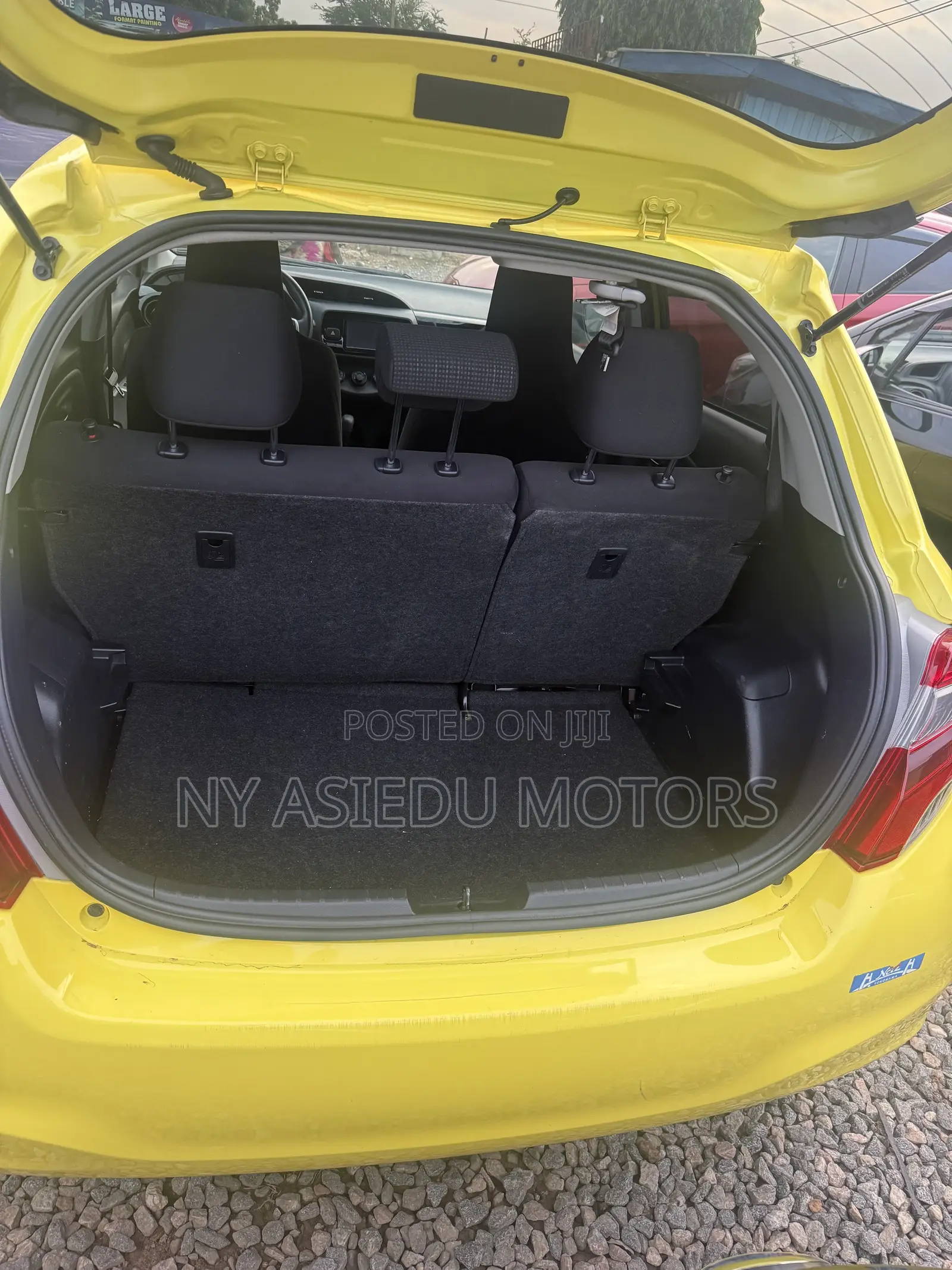 Toyota Vitz 1.3 FWD 5dr 2015 Yellow