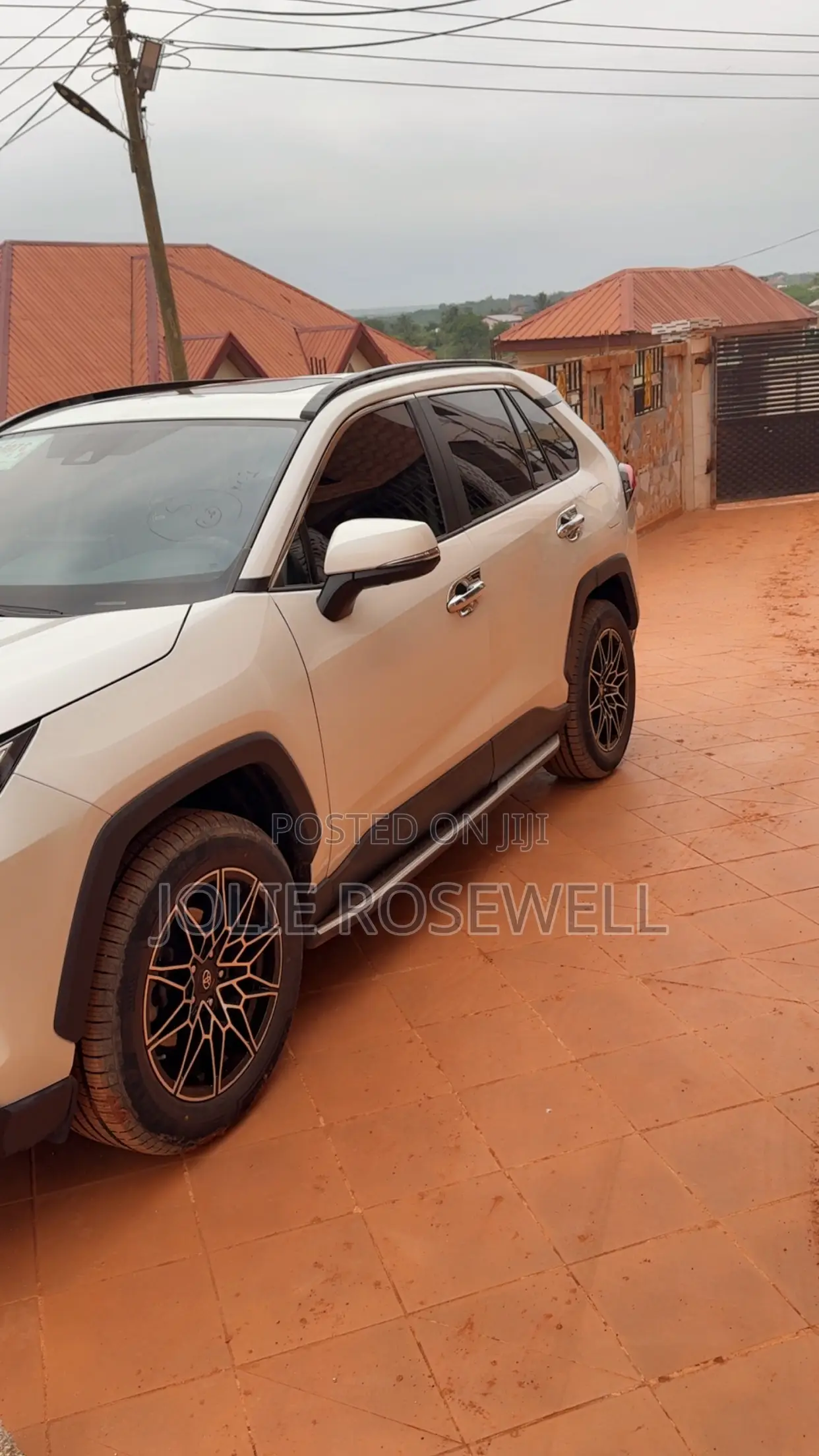 Toyota RAV4 XLE Premium AWD 2020 White