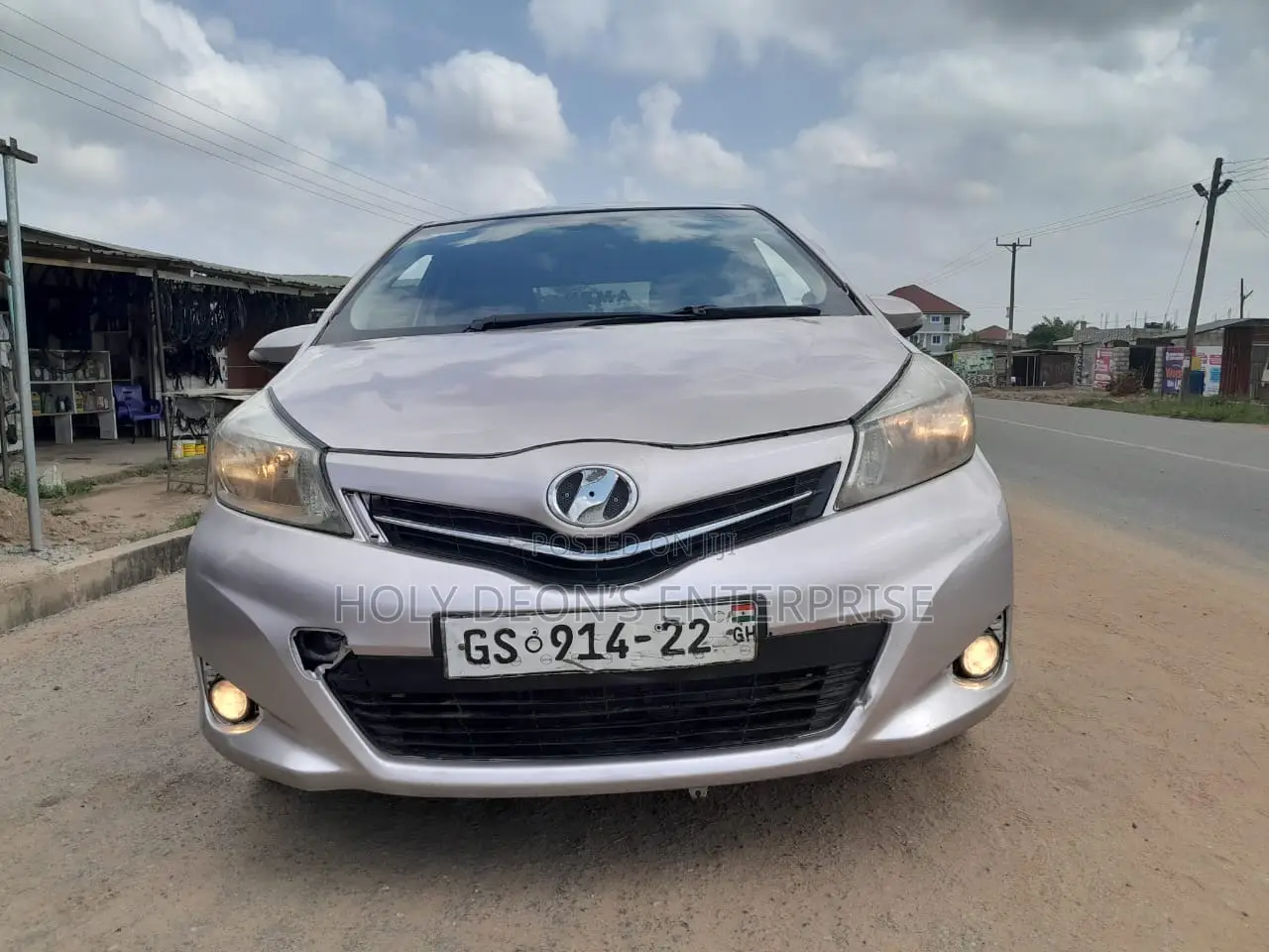 Toyota Vitz 1.3 FWD 5dr 2012 Silver