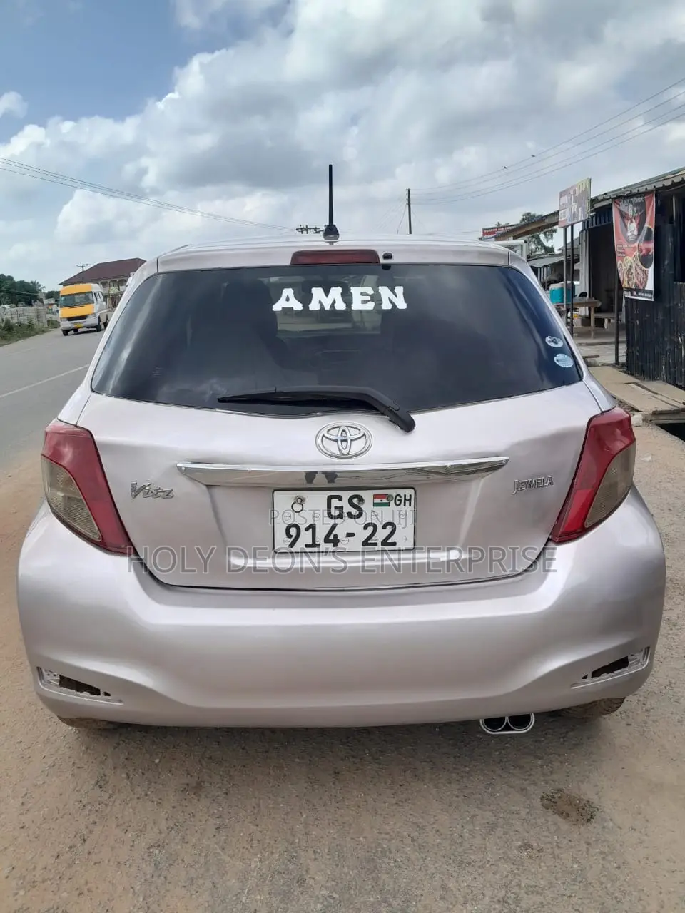 Toyota Vitz 1.3 FWD 5dr 2012 Silver