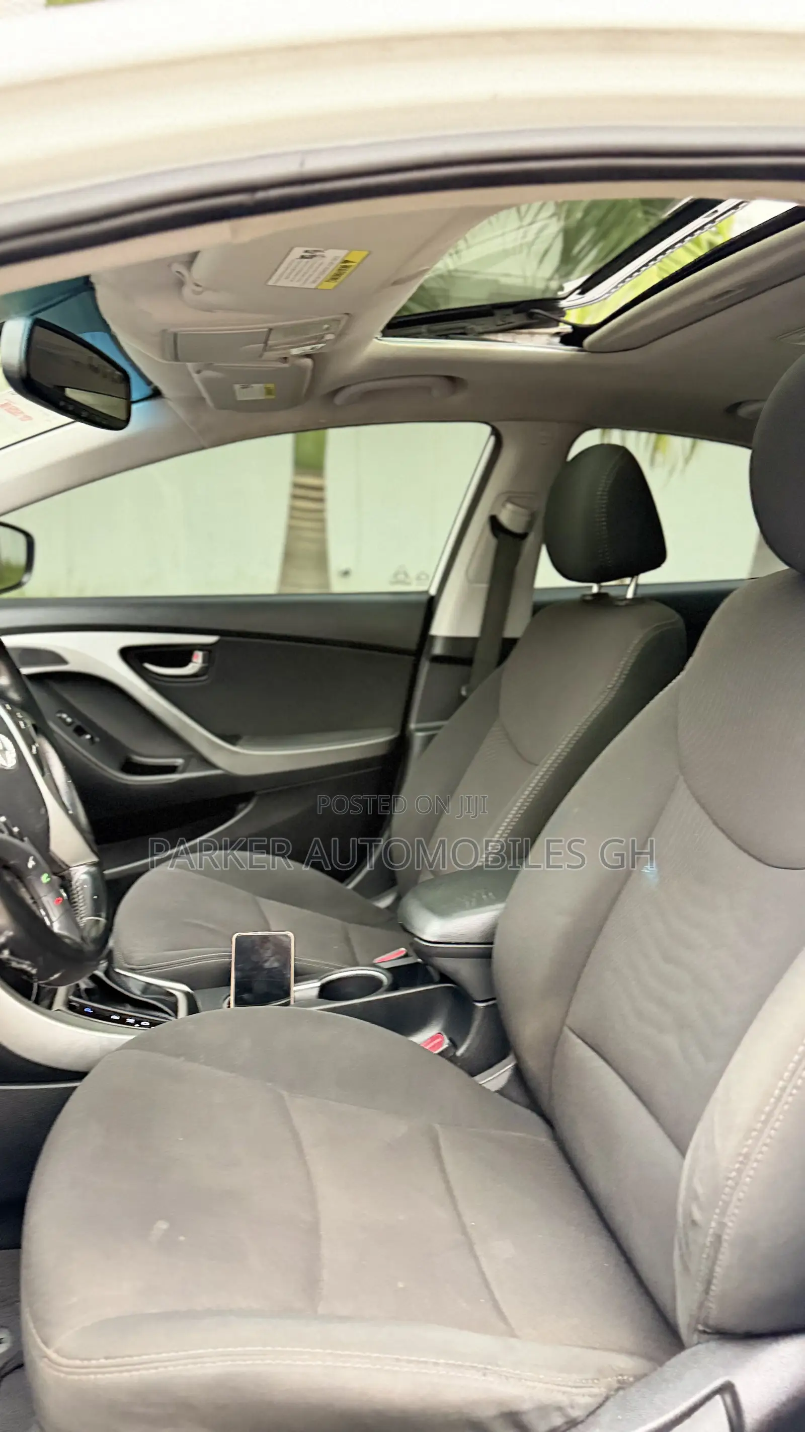 Hyundai Elantra Limited Sedan FWD (1.8L 4cyl 6A) 2016 White