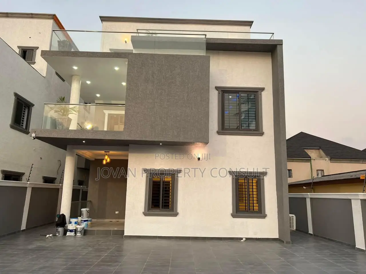 5bdrm House in Achimota for sale